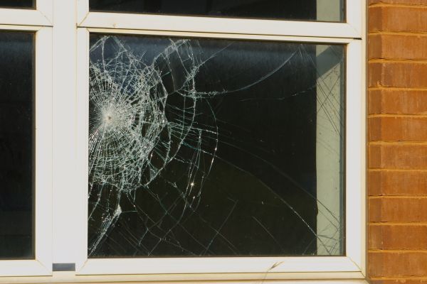 Window Crack Repair in Lake Orion